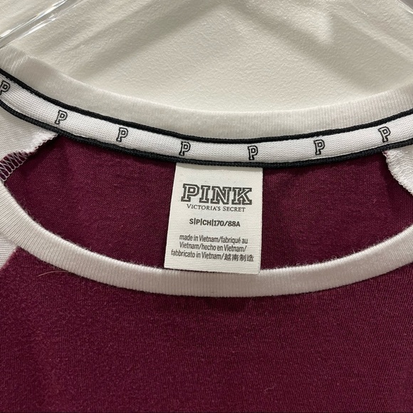 Pink VS Burgundy Short Sleeve Spellout Trim Crew Neck Size Small Casual - Picture 5 of 7